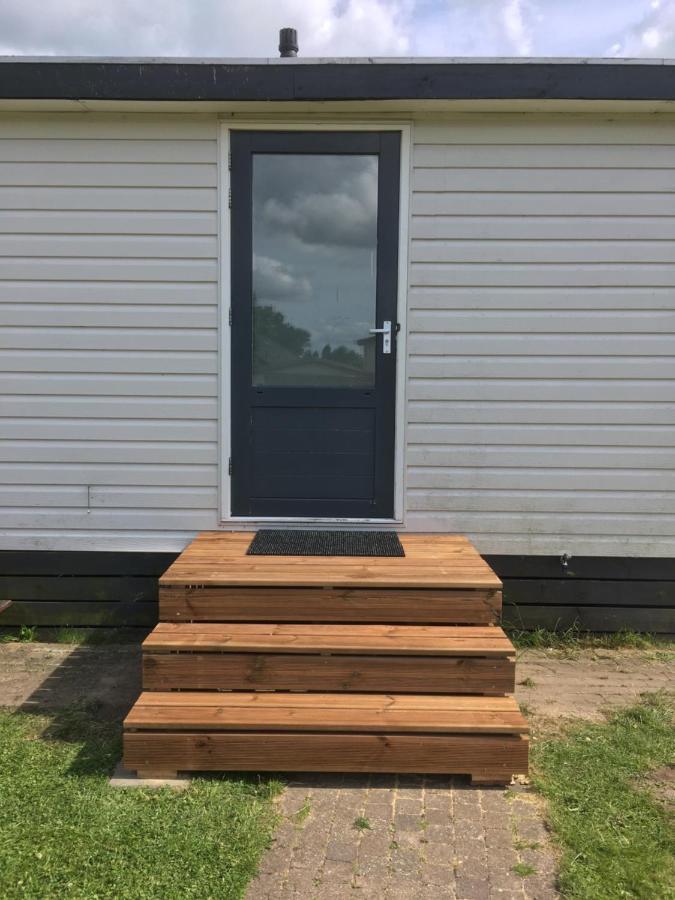 Ruime Chalet Midden In De Natuur In Lith Bagian luar foto
